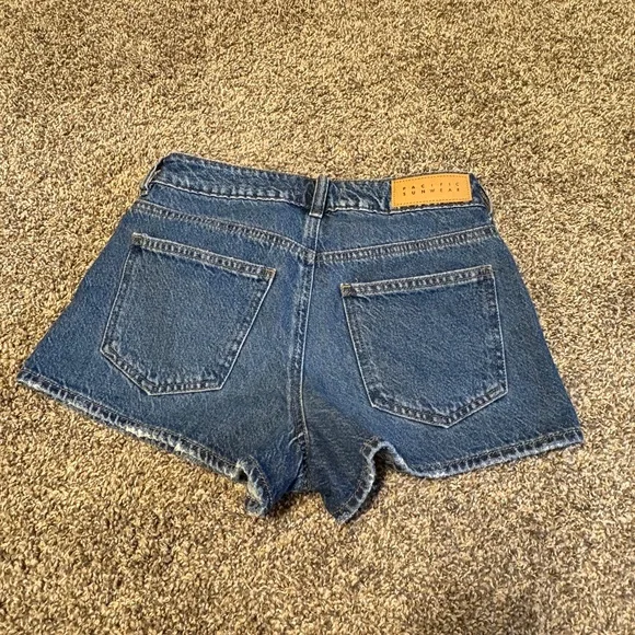 PacSun Women's Blue Mom Denim Shorts - Picture 2 of 4
